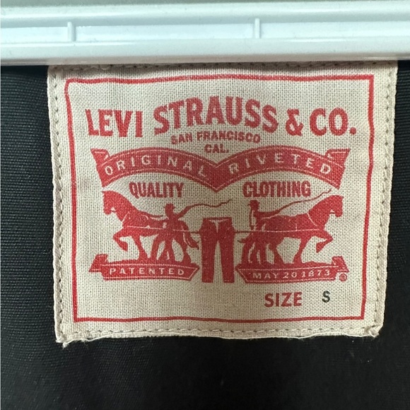 Levi's Black Hooded Jacket - Picture 7 of 7